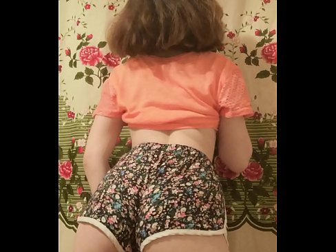 ❤️ Una ghjovana sexy si spoglia i pantaloncini davanti à a camera ❤ Video sessu à noi % co.kassa-standupbar.ru% ❌️
