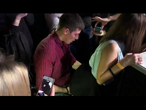 ❤️ Sessu reale in una discoteca russa. Una ragazza russa di 18 anni in l'anu è a vagina scopata in una discoteca ❤ Video sessu à noi % co.kassa-standupbar.ru% ❌️